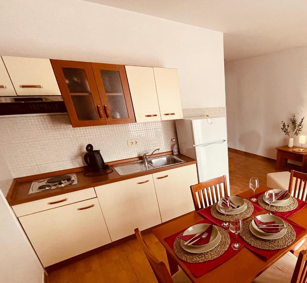Apartments Stina Seget Vranjica Exterior foto